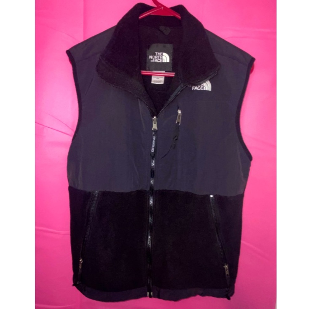 Like new Women’s North face vest